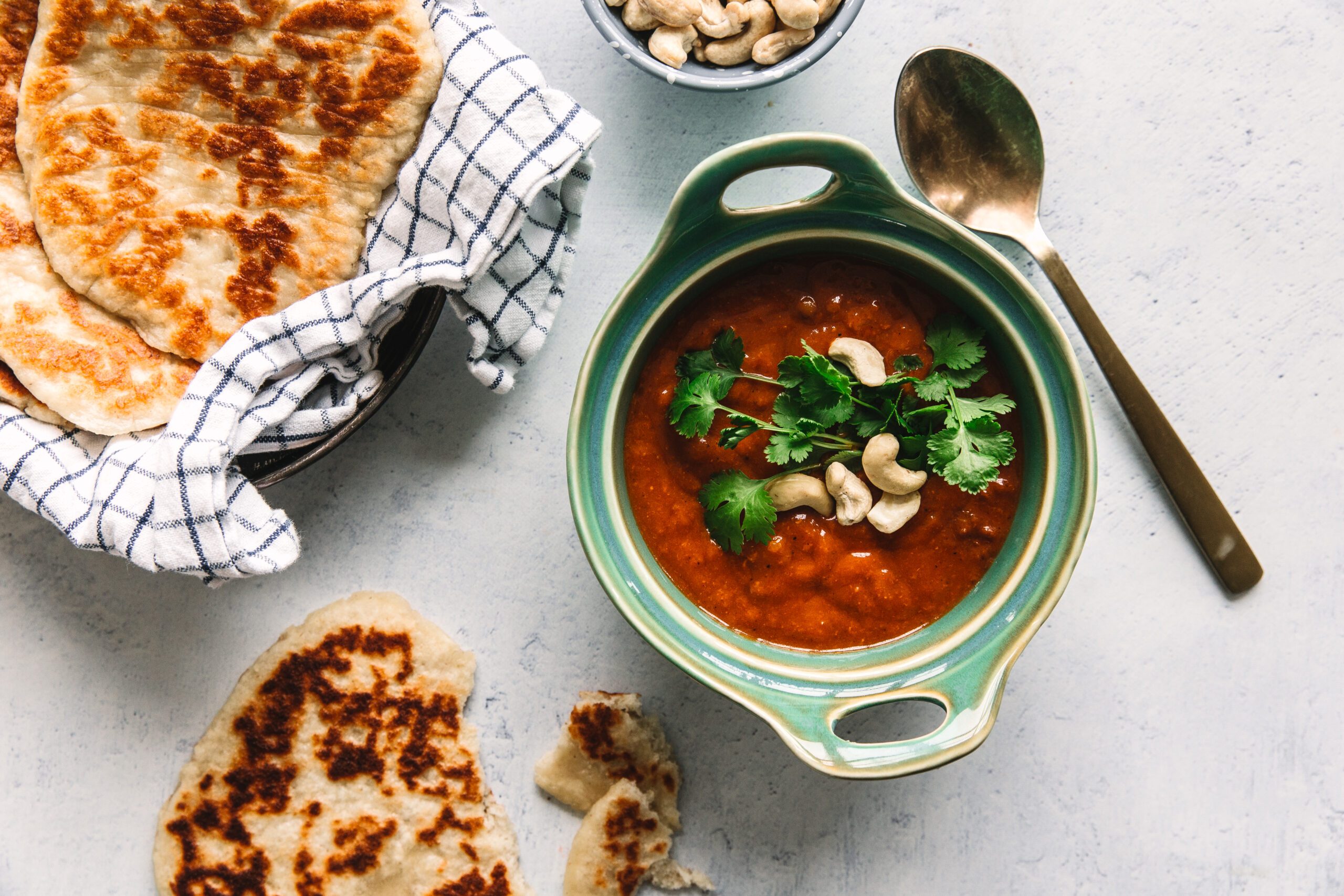 Naan brød og linsegryde